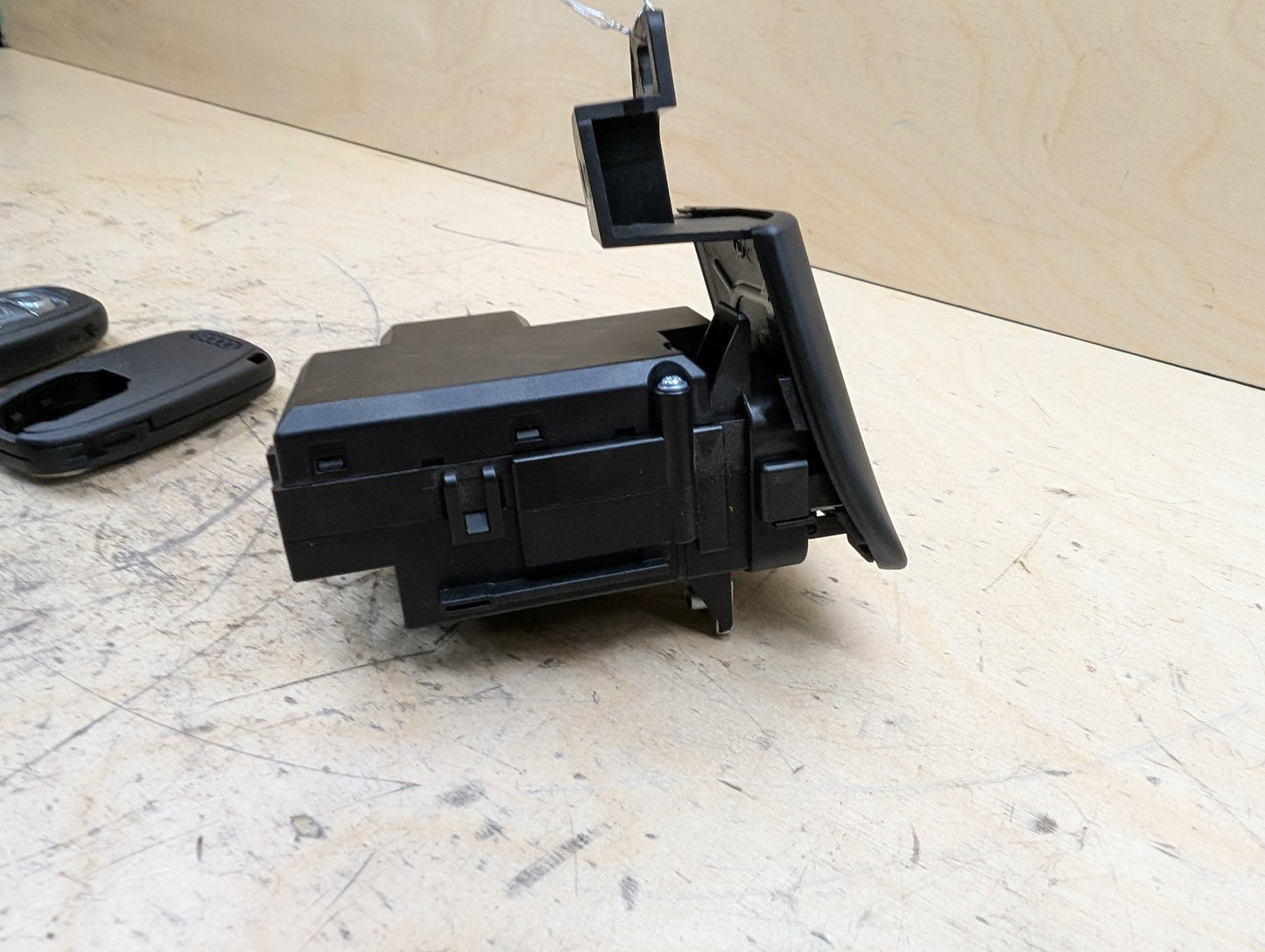 08-17 OEM Audi A4 A5 Q5 RS5 S4 S5 AQ5 Ignition Switch Module w/ Key
