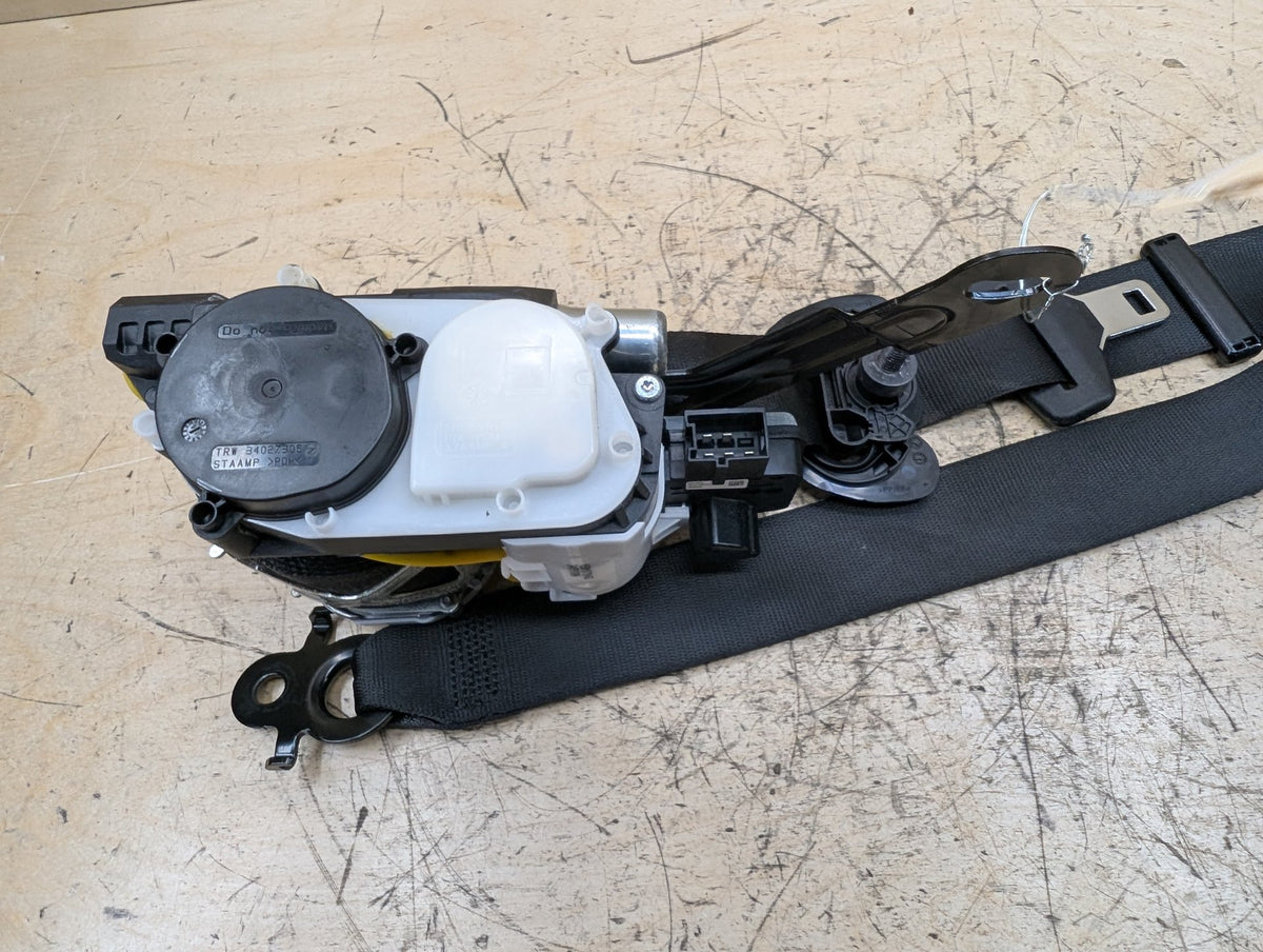 OEM BMW G11 G12 740 750 M760 Front Right Passenger Seat Belt Retractor Black
