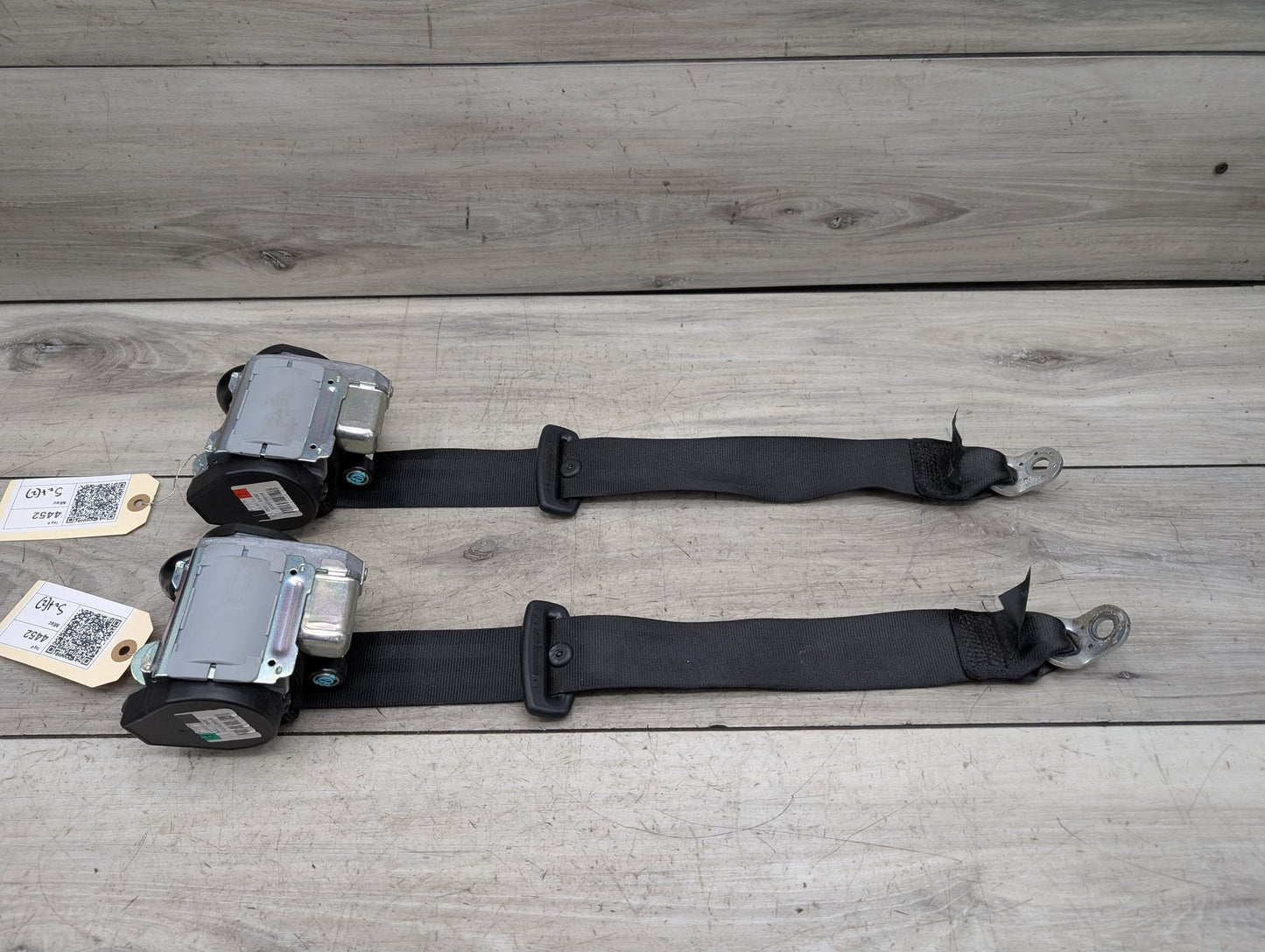 2008 - 2017 Audi S5 8T Rear Left or Right Seatbelt Seat Belt Retractor 8F0857805A