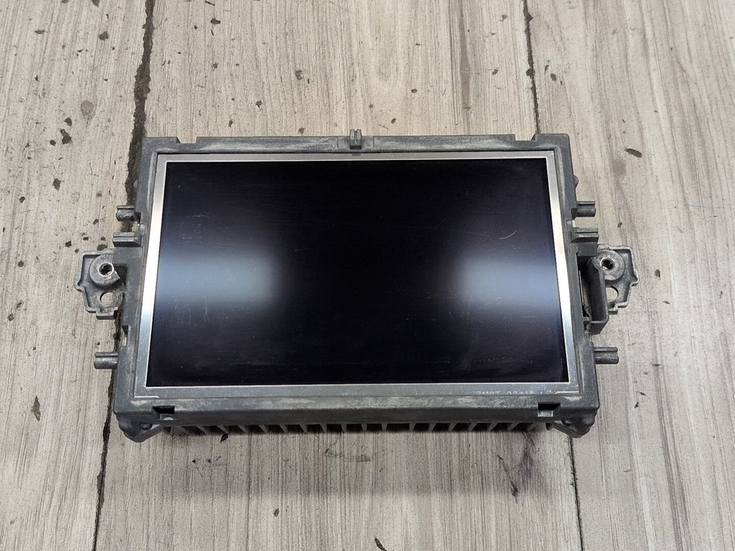 2009-2012 Mercedes-Benz E550 W212 Monitor Display Screen A2129018103 OEM