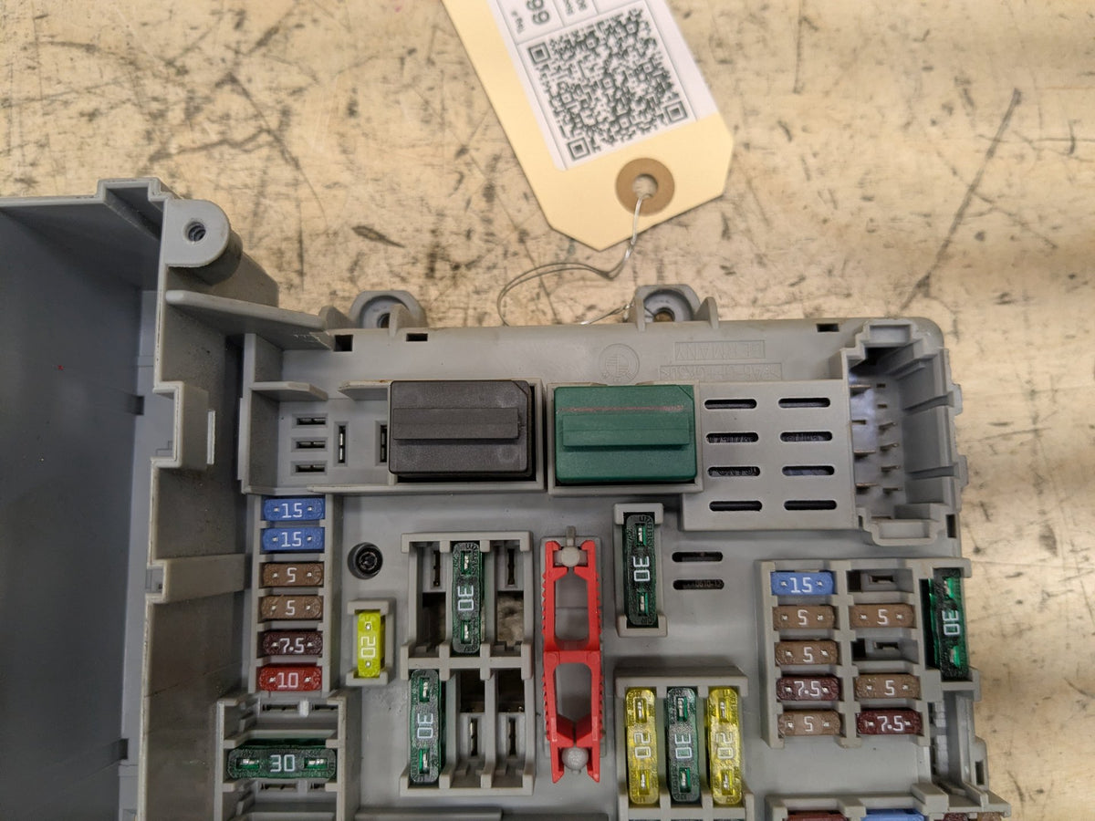 2007-2013 BMW 335i E92 Front Power Distribution Fuse Box 6906622 OEM