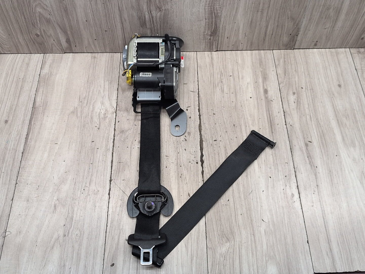 2015-2018 BMW X5 F85 Front Left Driver Seatbelt Seat Belt Retractor
