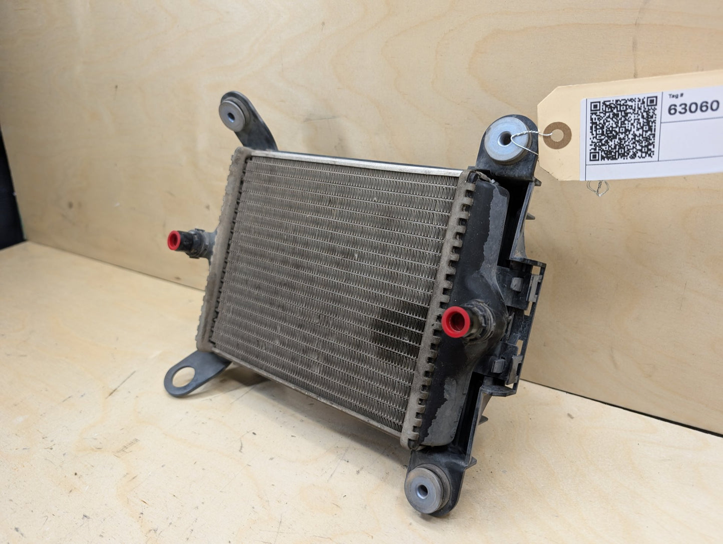 OEM BMW F22 F23 F30 F32 F33 F36 335 440 Engine Oil Auxiliary Secondary Radiator