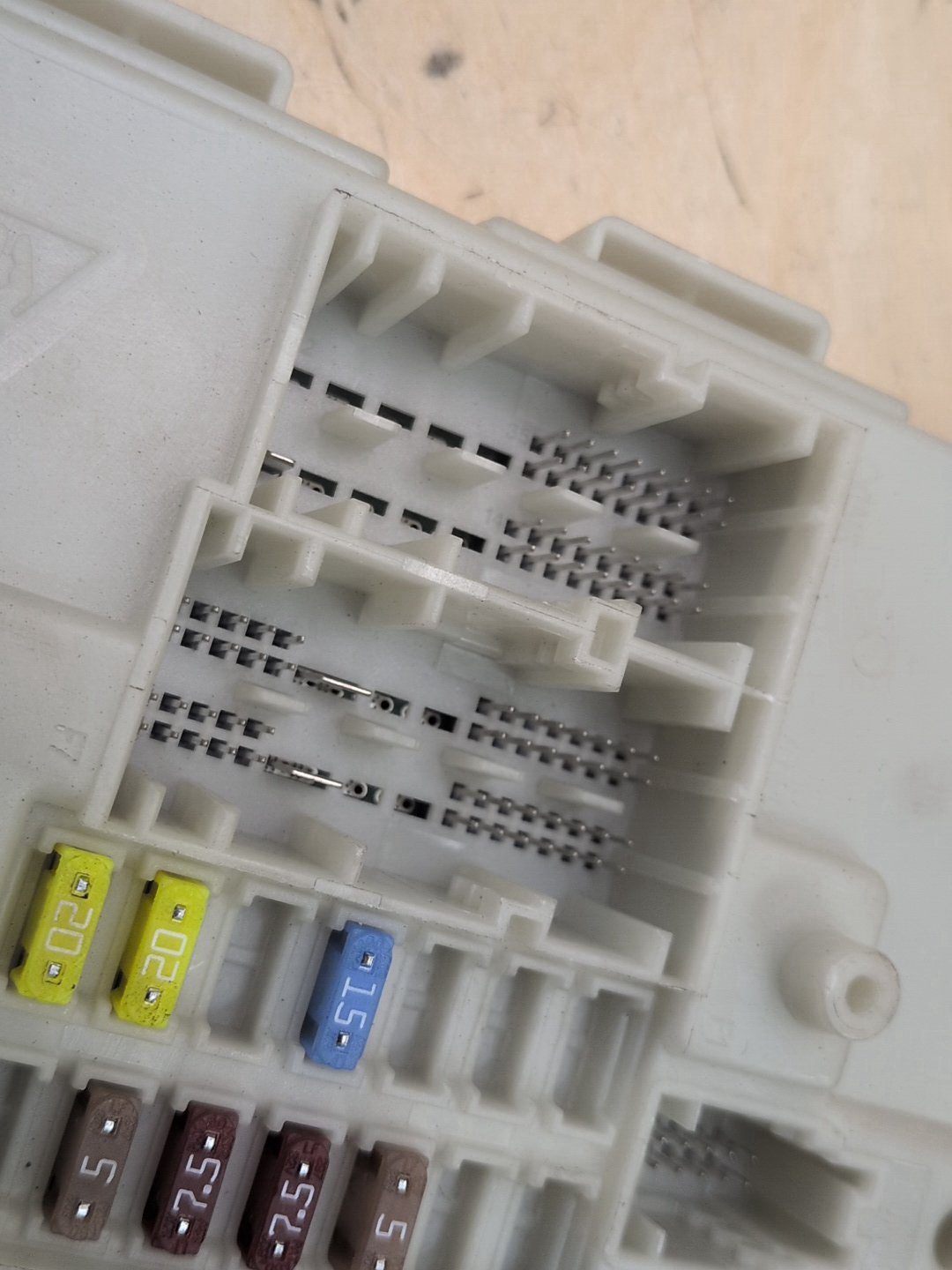 2018-2024 BMW X3 G01 Bdc Body Domain Fem Control Module w/ Key 8779032 OEM