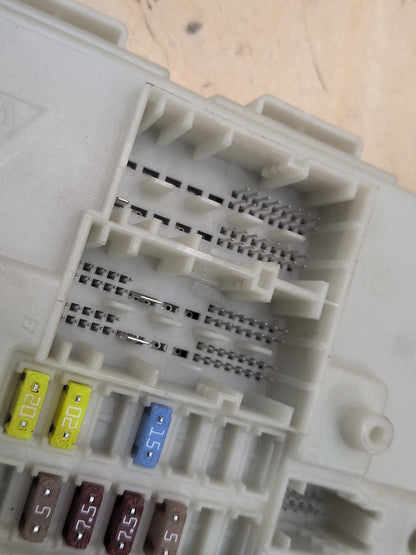 2018-2024 BMW X3 G01 Bdc Body Domain Fem Control Module w/ Key 8779032 OEM