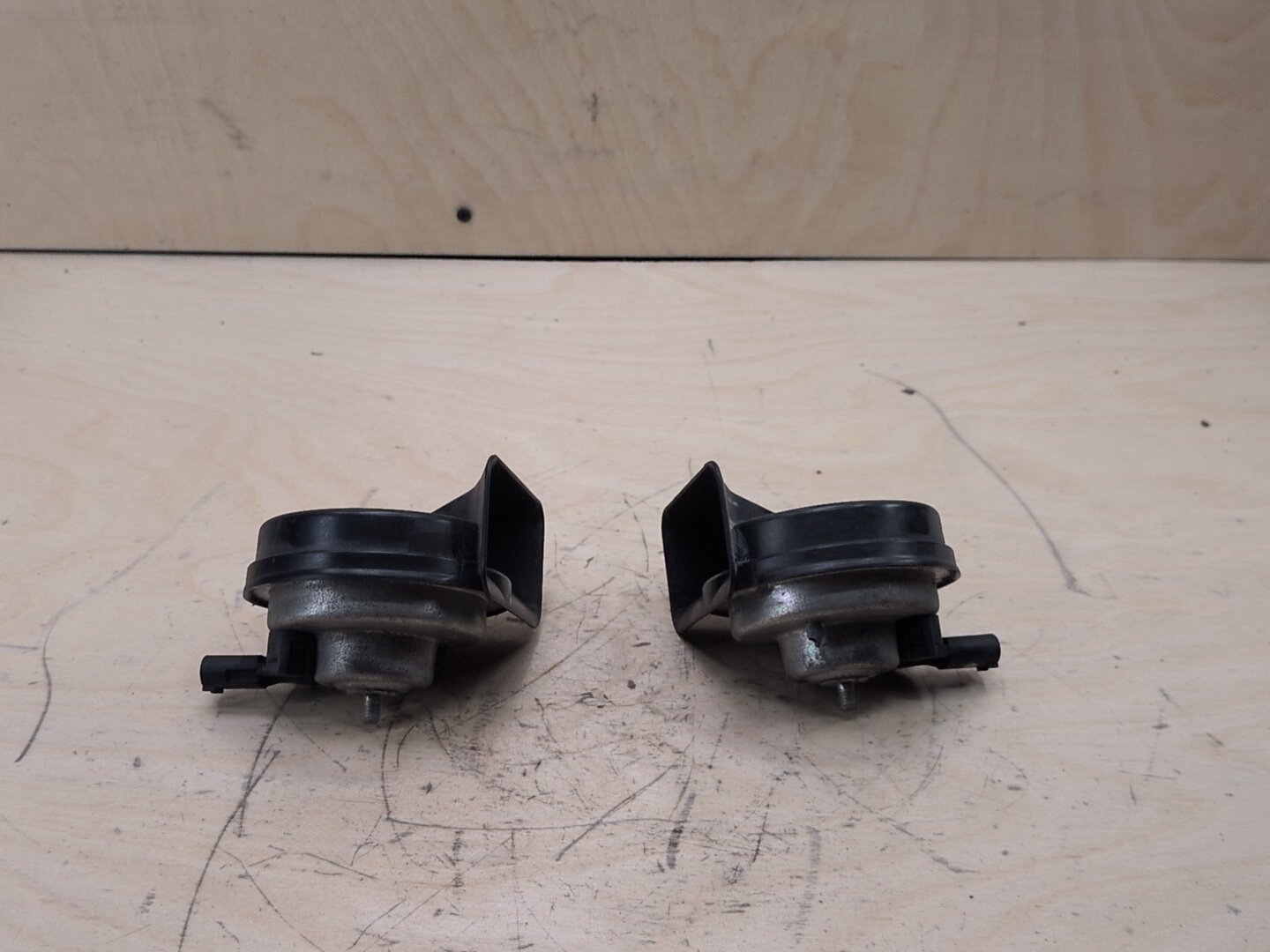 2006-2011 BMW 328i E90 Alarm Horns SET 7159420