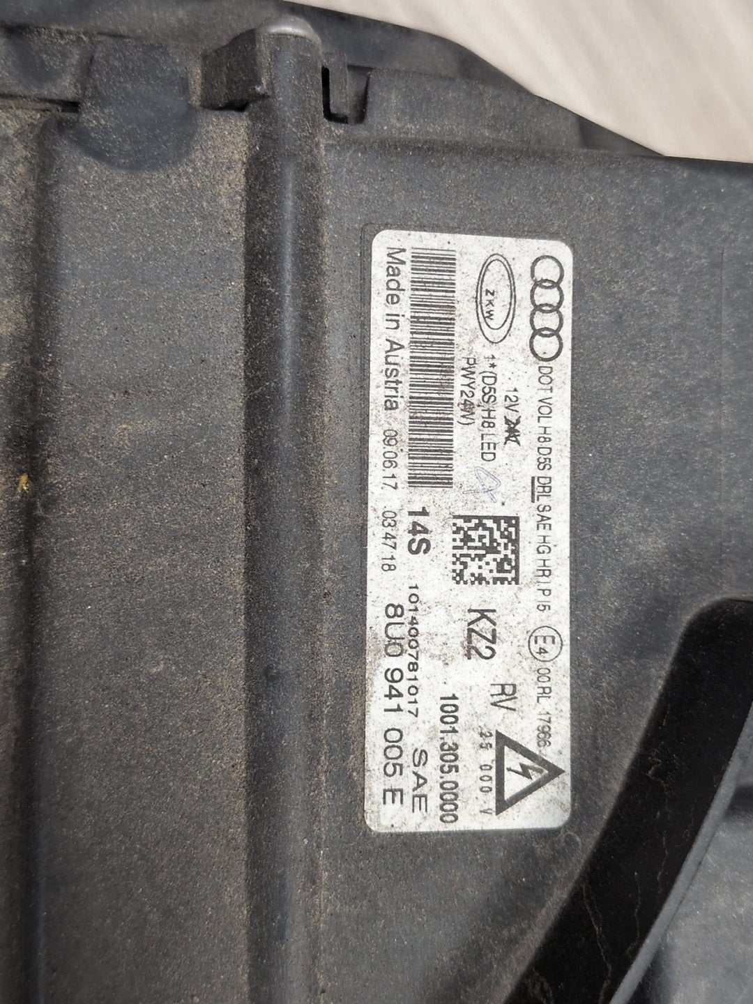 16-18 OEM Audi Q3 8U Front Left Driver Xenon HID Headlight 8U0941005E