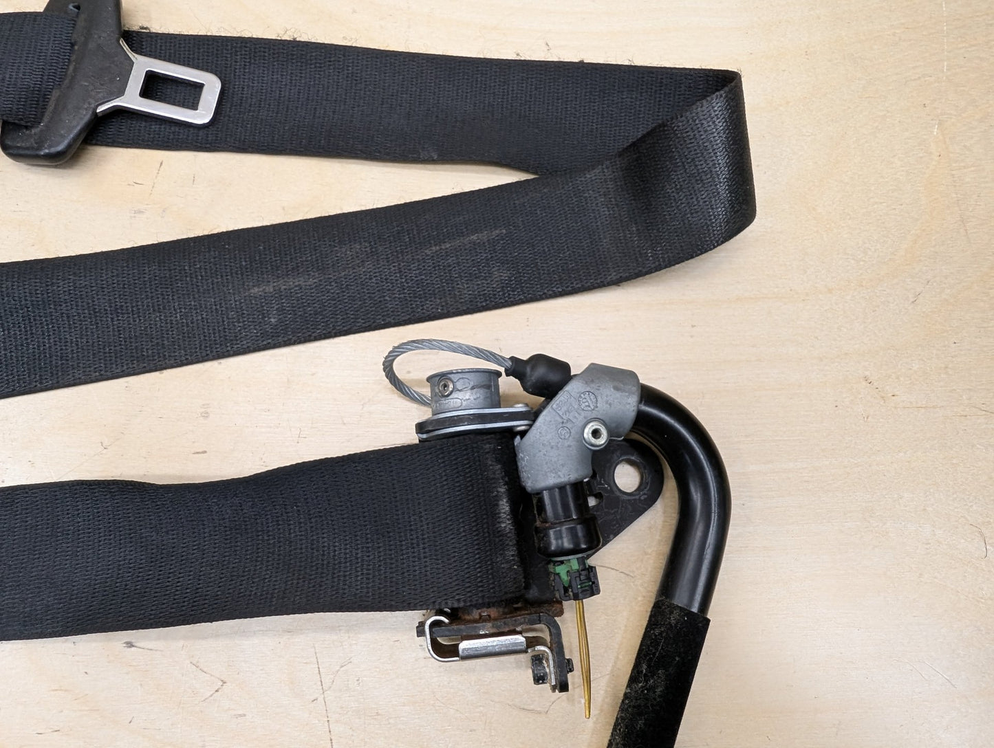 OEM BMW F15 F16 F85 X5 X6 Front Left Driver Seat Belt Seatbelt Retractor Black