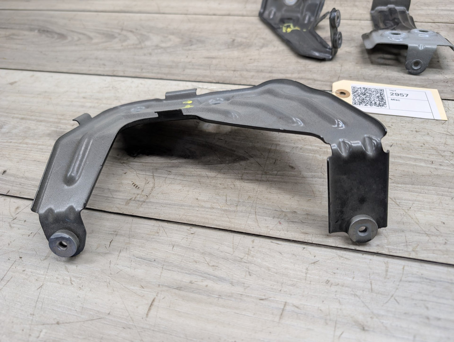 2018 - 2024 BMW X3 G01 Front Right Passenger Fender Brackets SET 7397514 B58B30O1
