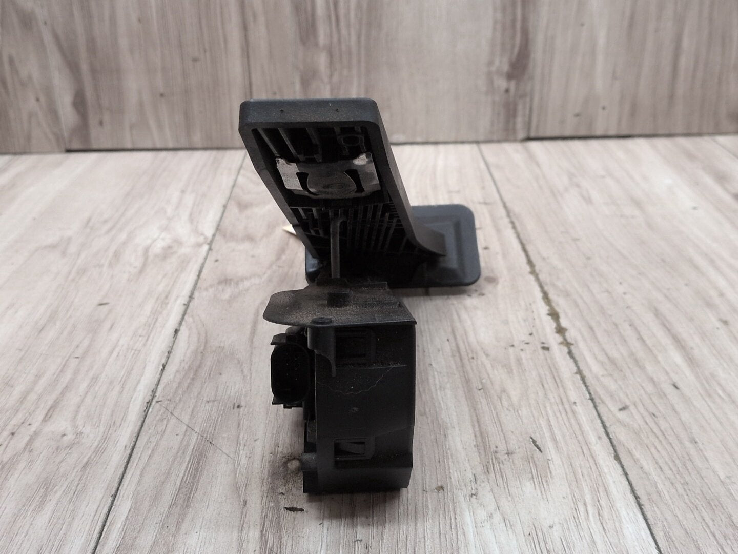 OEM BMW F01 F15 F25 F30 F36 G01 G05 G12 G20 Accelerator Throttle Gas Pedal Sensor