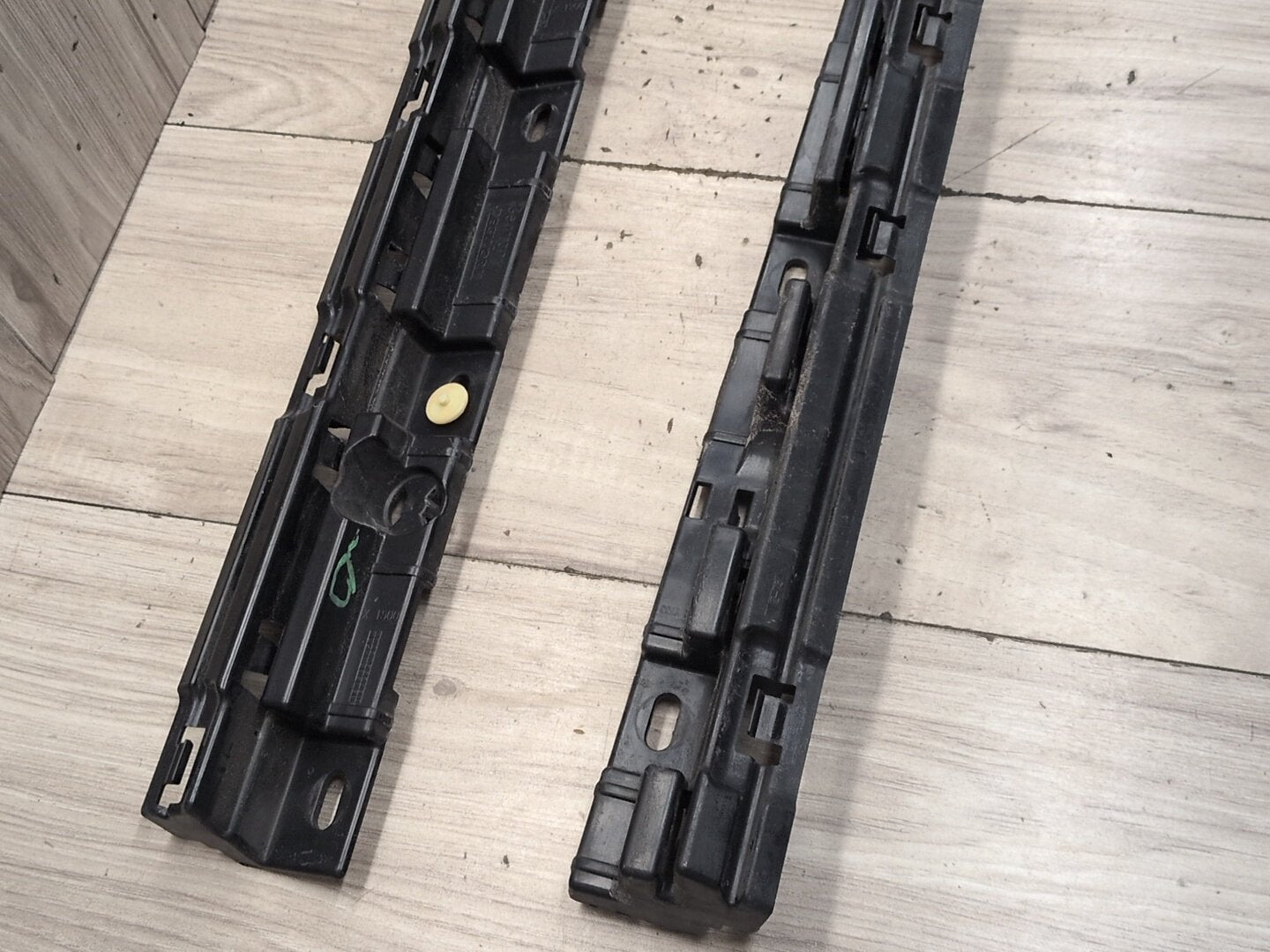 2012-2018 BMW M6 F06 Left Driver Side Skirt Rocker Panel Brackets SET 7276347