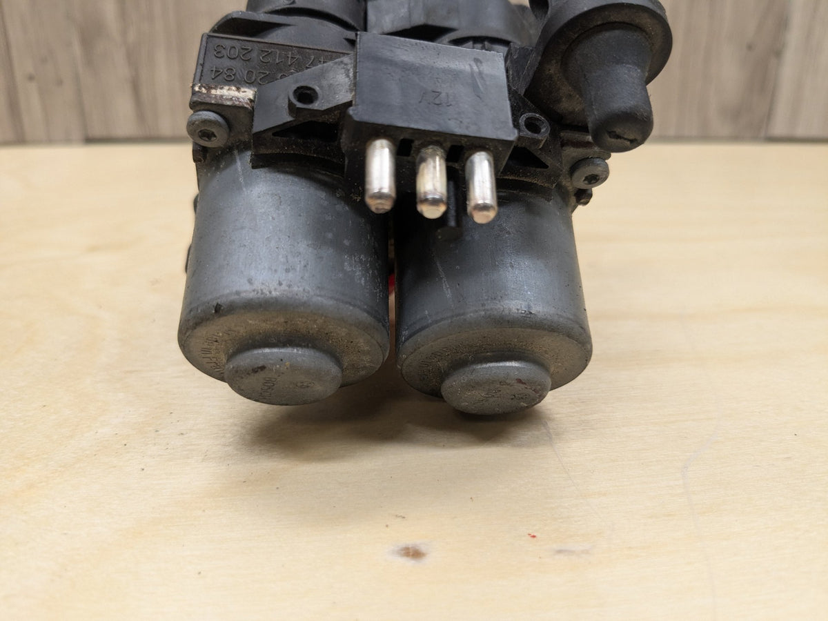2009-2011 Mercedes-Benz SLK-Class R171 Engine Water Heater Valve A0048302084