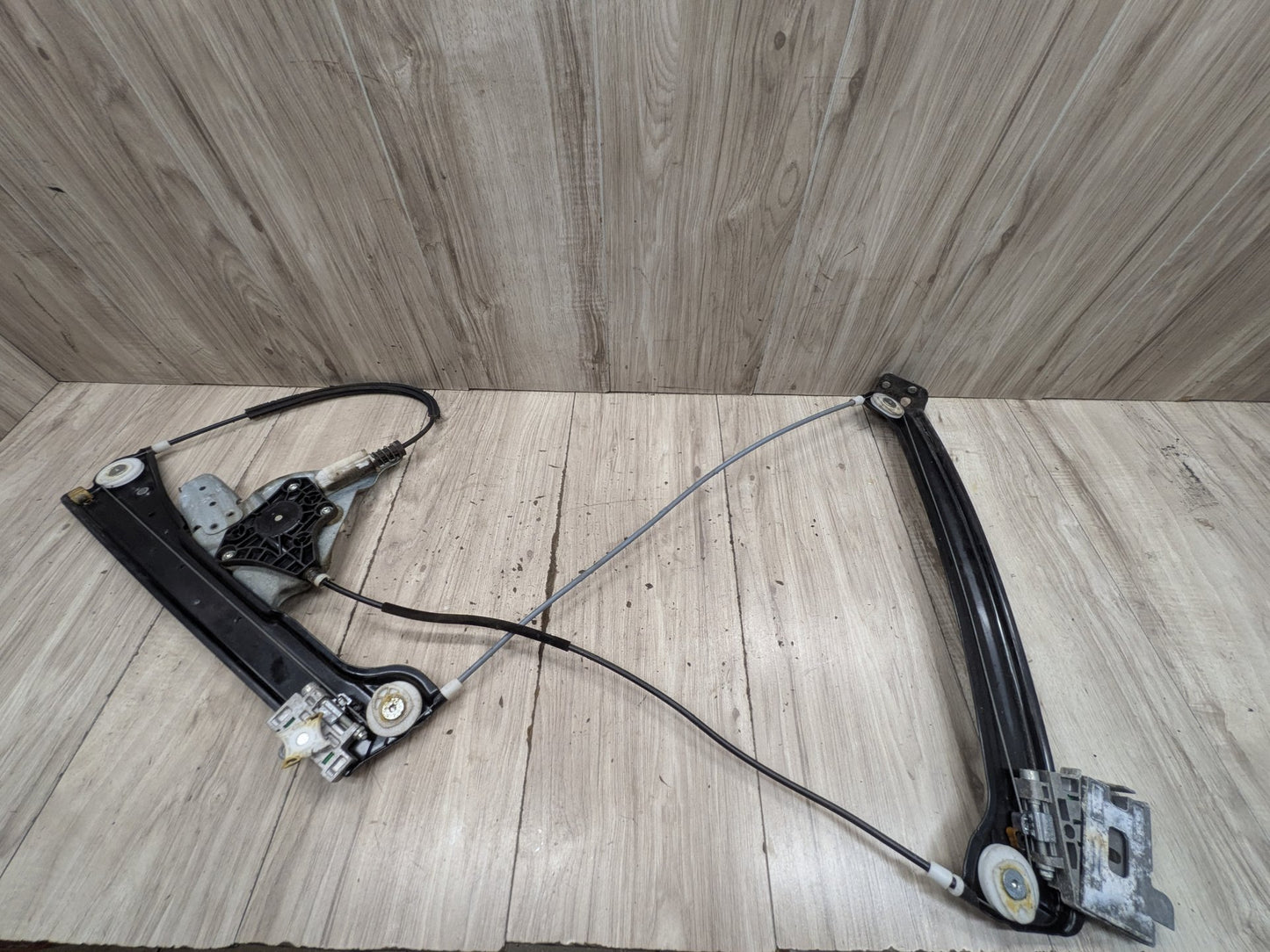 2004-2010 BMW M6 E64 Front Right Passenger Door Window Glass Regulator w/ Motor 6981144 OEM