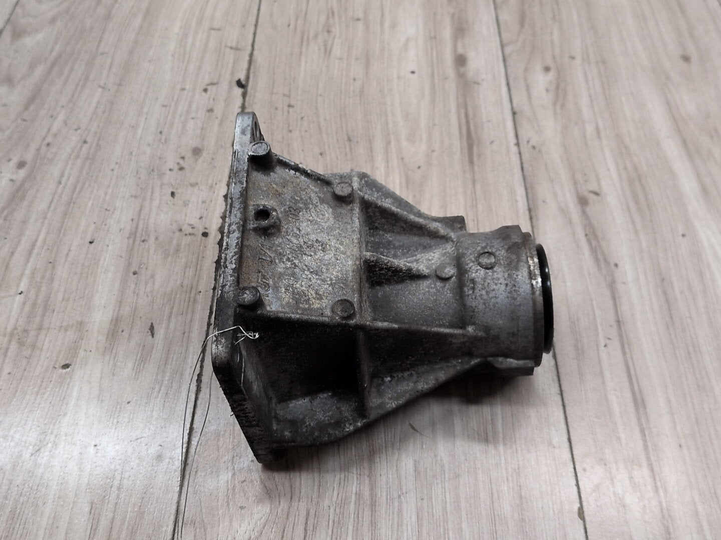 2011-2016 BMW 535i F10 Front Differential Axle Carrier Support Mount Bracket 7578653