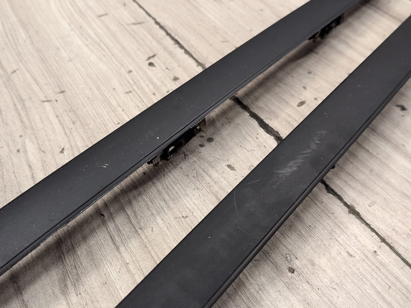 2008-2010 BMW 535i E60 Front Left Right Side Windshield Drip Trim Molding SET 7045448