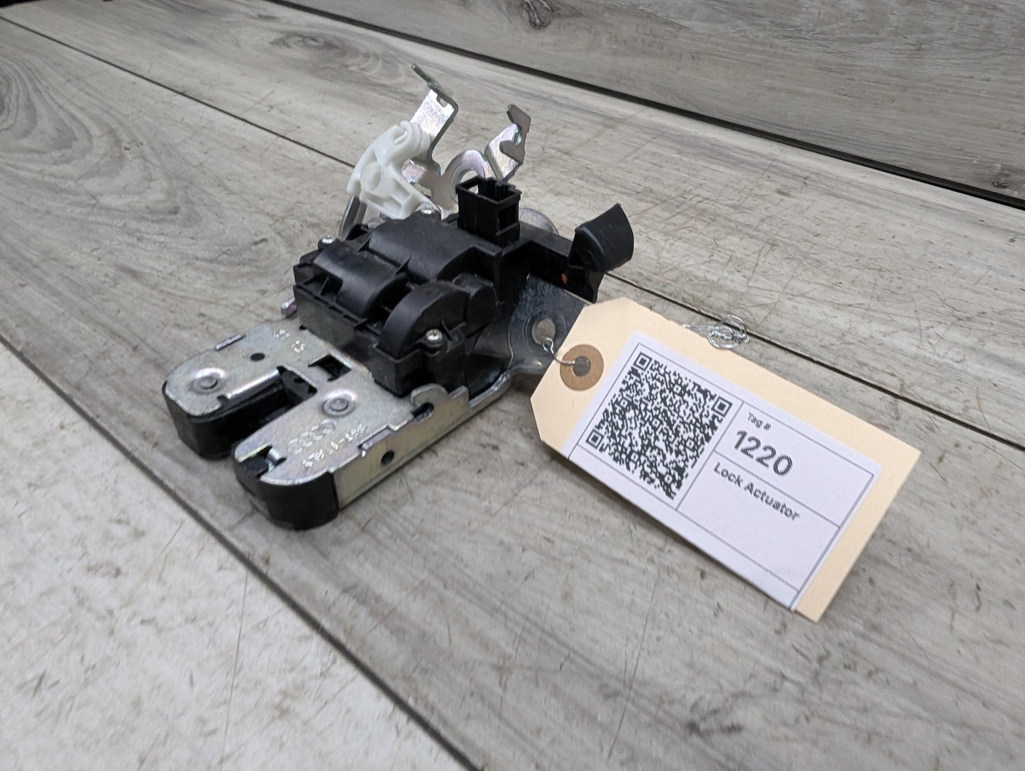 2009 - 2017 Audi Q5 8R Liftgate Trunk Lid Liftgate Lock Latch Actuator 8R0827505 EA888