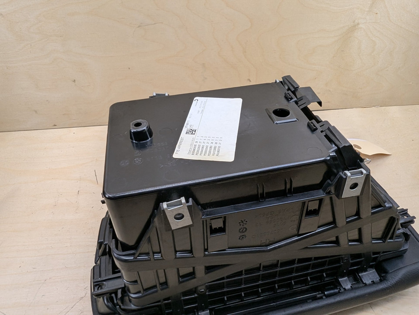 2015-2019 BMW X6 F16 Center Console Armrest Arm Rest 9251992