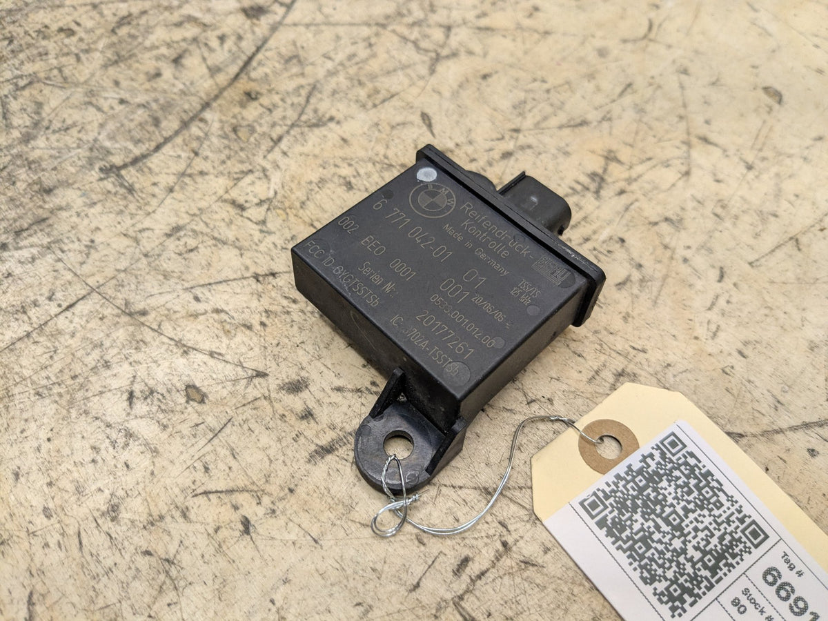 2007-2013 BMW 335i E92 TPMS Tire Pressure Monitoring Module 6771042 OEM