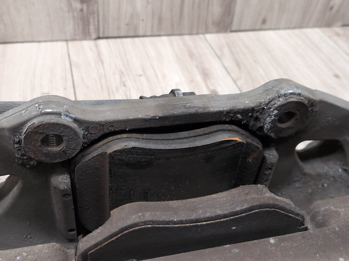 2019 - 2026 BMW X5 G05 Front Right Passenger Brake Caliper 6877714 N63B44M3