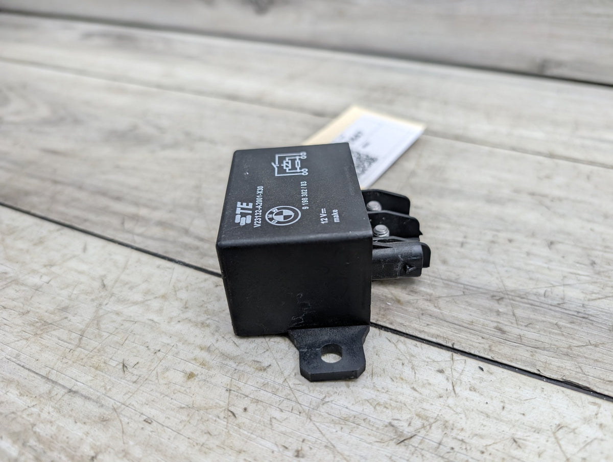 OEM BMW F10 F13 F02 F30 F32 F80 F82 F85 M3 M4 M6 Cooling Fan Relay Control 130A