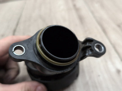 16-19 OEM BMW G12 G30 M550 750 N63R Engine Oil Filler Neck