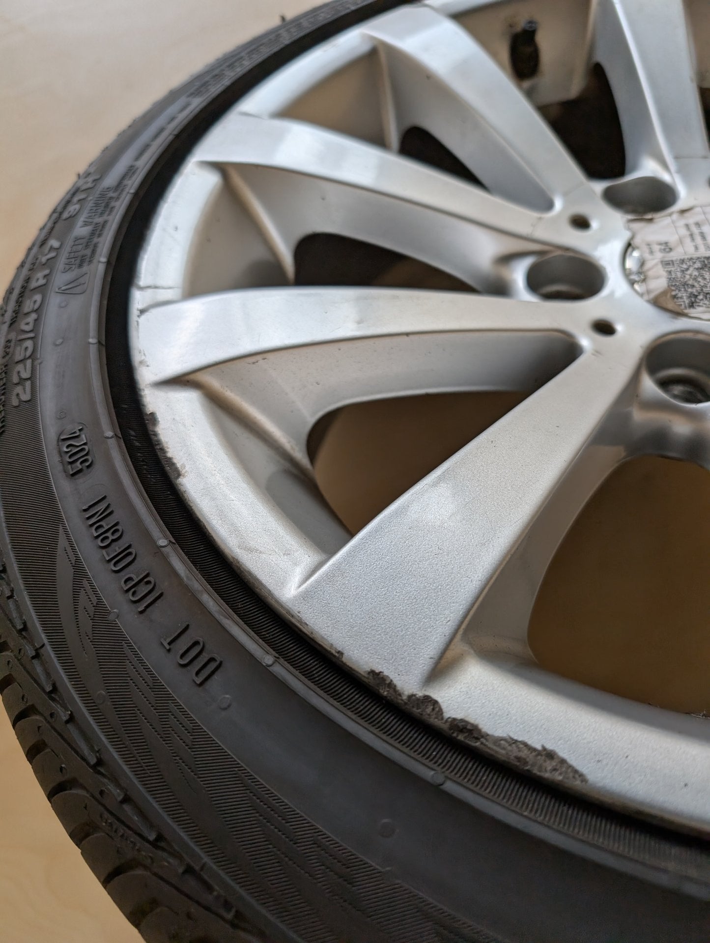 06-13 OEM BMW E90 E92 E93 328 335 Wheel Rim 17x8 ET34 V-Spoke Style 285