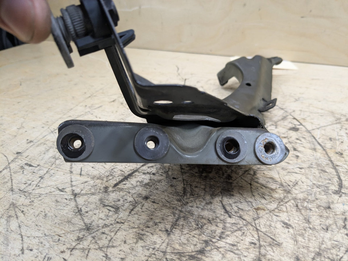 2012-2018 Audi A6 C7 Front Right Passenger Fender Brackets SET 4G0805816 OEM