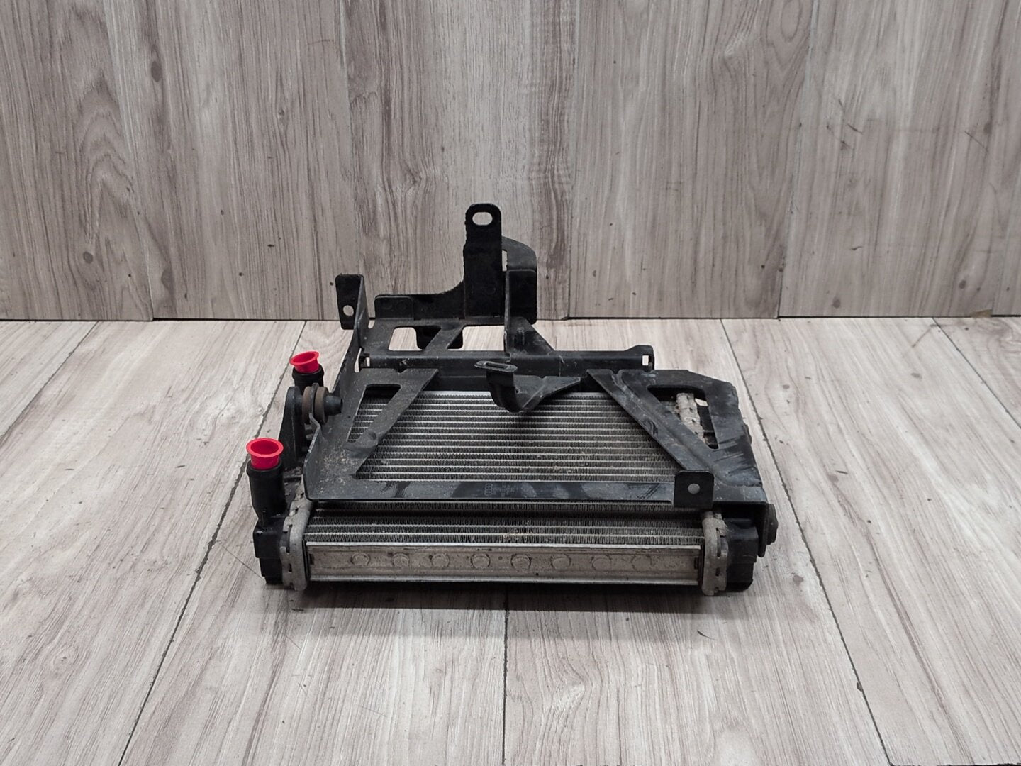 2010-2016 Audi S4 B8 Left Driver Secondary Auxiliary Radiator 8K0121212B OEM