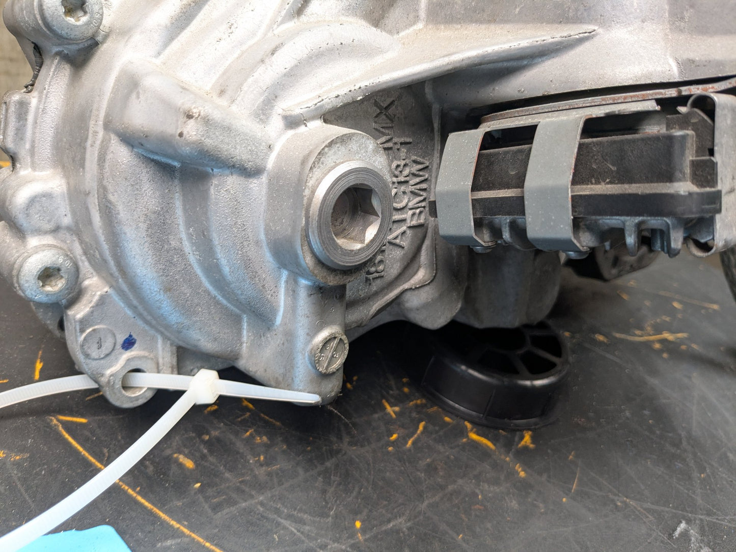 2018 - 2023 BMW X3 G01 Transmission Transfer Case 9470051 B58B30M0