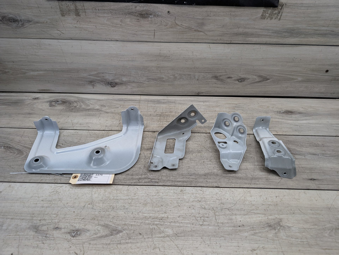 2019 - 2026 BMW X5 G05 Front Right Passenger Fender Brackets SET 7418220 B58B30M1