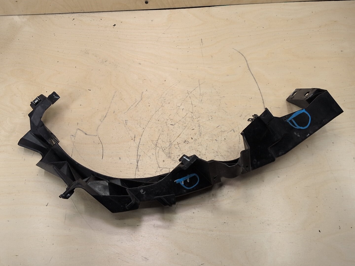 09-11 BMW E90 E91 LCI Front Left Driver Headlight Arm Bracket Mount Plastic