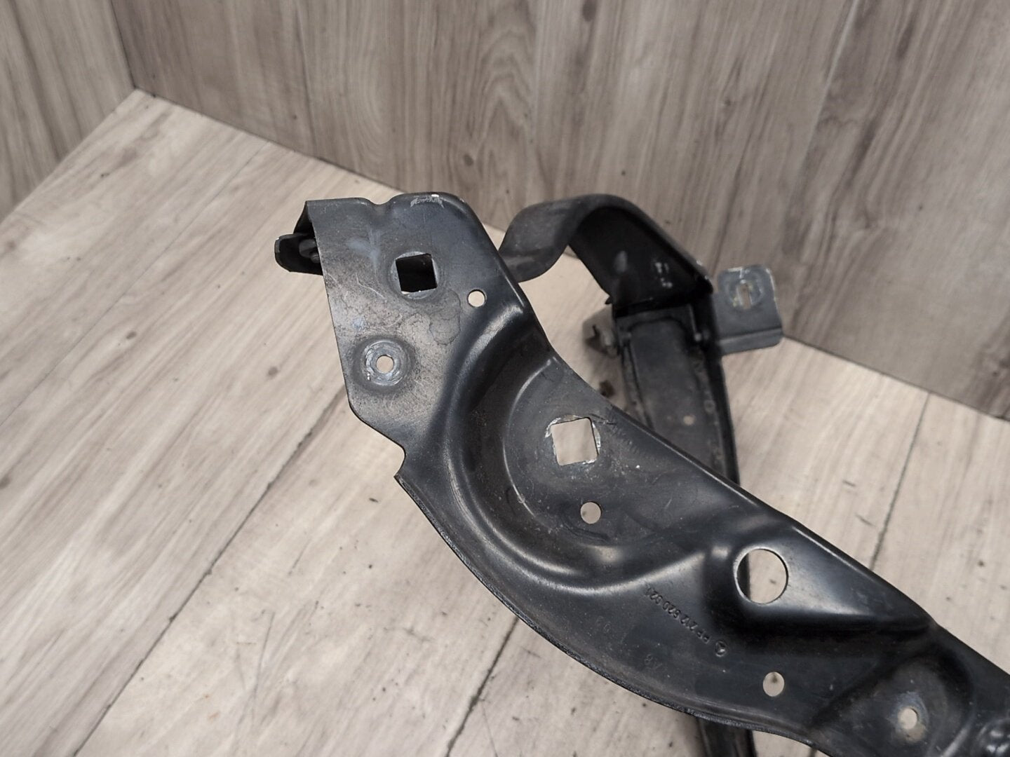 2009-2012 Mercedes-Benz E550 W212 Left Driver Headlight Bracket PP212620021 OEM