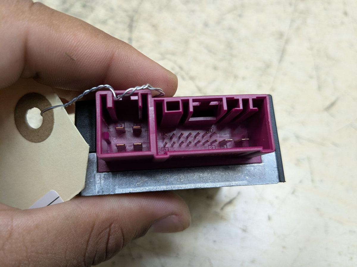 OEM BMW E70 E82 E90 E92 E93 N54 N55 Helbako Fuel Pump Relay Control Module EKPM3