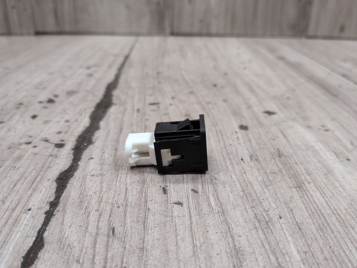 2016-2019 BMW 740Li G12 AUX/ USB Charger Port Socket 9229294 OEM