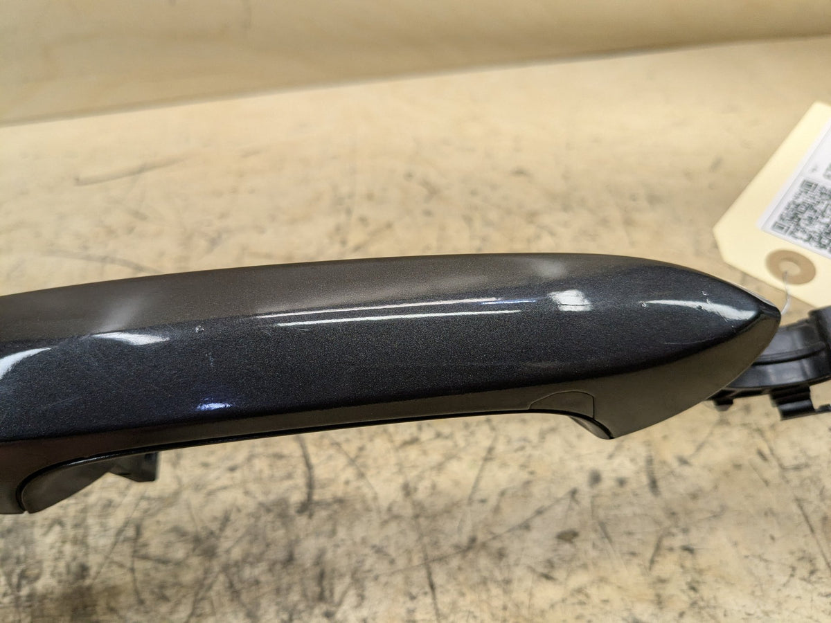 2018-2023 BMW M550i G30 Front or Rear Right Passenger Exterior Door Handle w/ Comfort Access 8492204 OEM