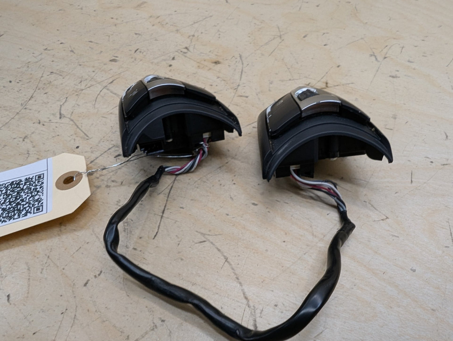 OEM BMW F22 F23 F30 F32 F33 F06 F10 M Sport Steering Wheel Multifunction Button