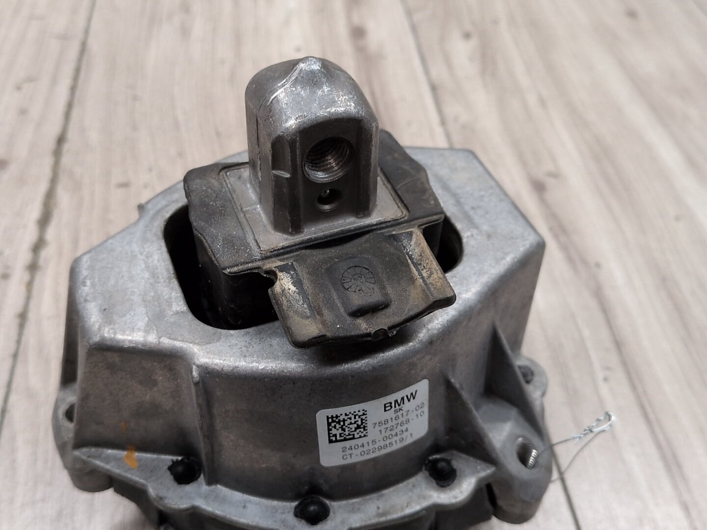 20-24 OEM BMW G20 G22 G23 G26 G42 Left Driver Engine B46 Mount Support Bracket