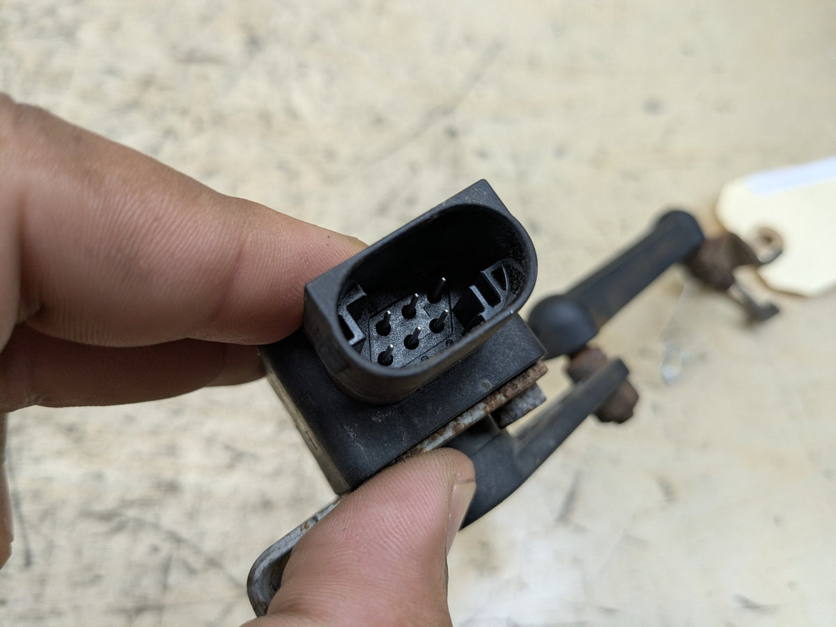 2007-2013 BMW 328i E92 Suspension Height Level Sensor 6785205 OEM