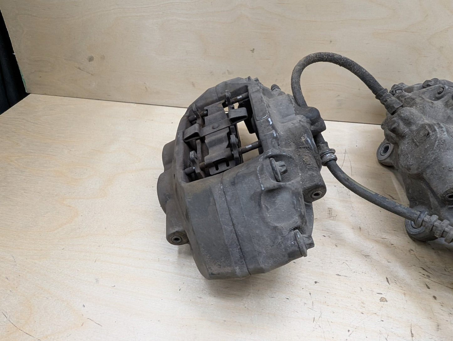 2012-2018 BMW 335i F30 Front Left Right Brake Caliper SET 6865537