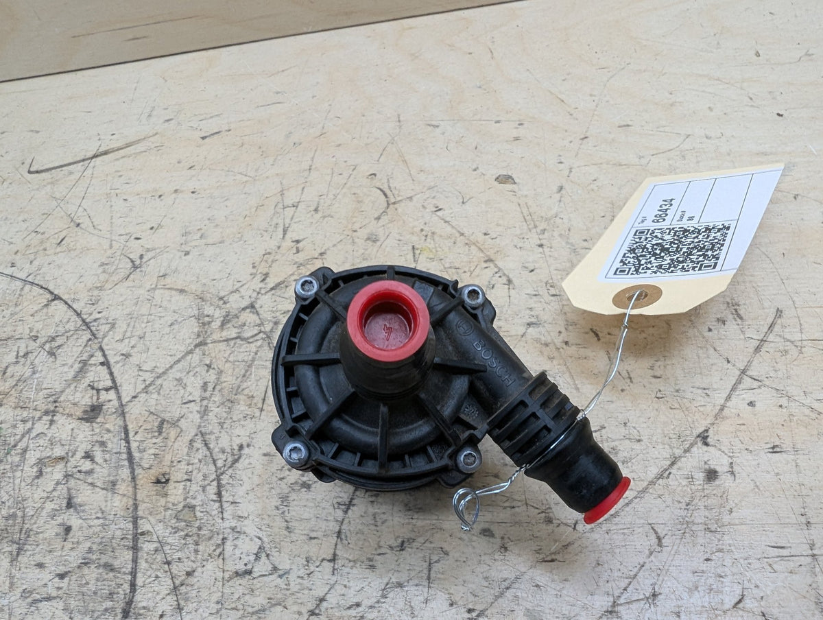 *OEM BMW G01 G05 G20 G22 G30 G42 G80 G82 G83 M3 M4 Engine Auxiliary Water Pump