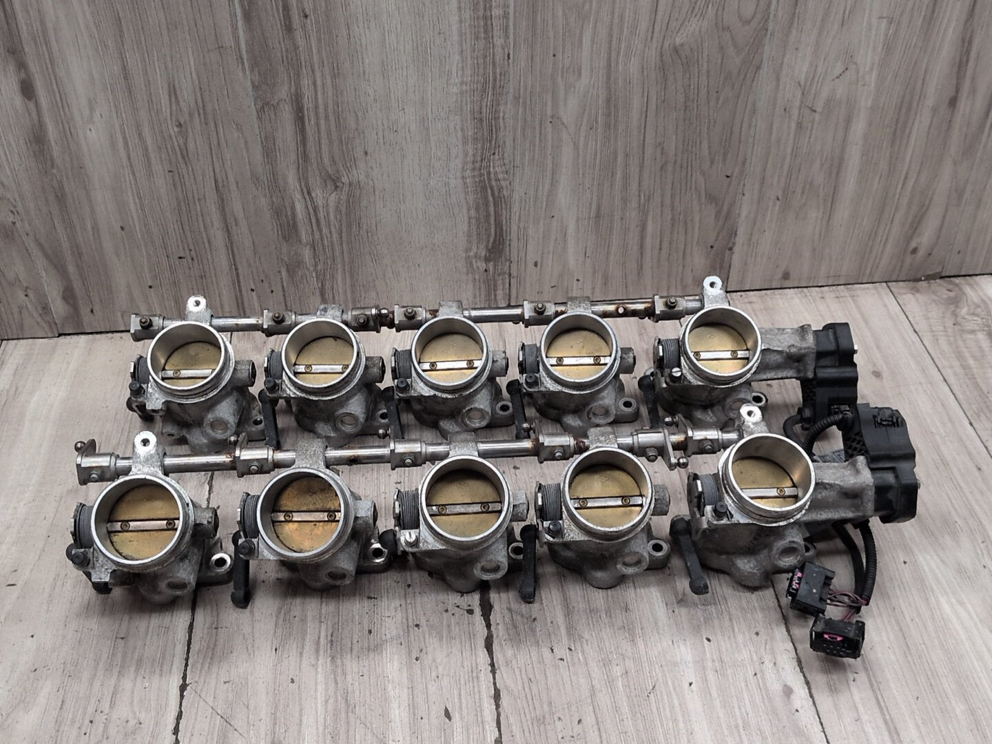 2004-2010 BMW E64 M6 S85B50A Engine Motor Throttle Body SET 7834831