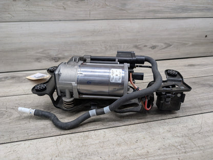 2014 - 2018 BMW X5 F15 Air Suspension Compressor Pump 6875177 N63B44O1