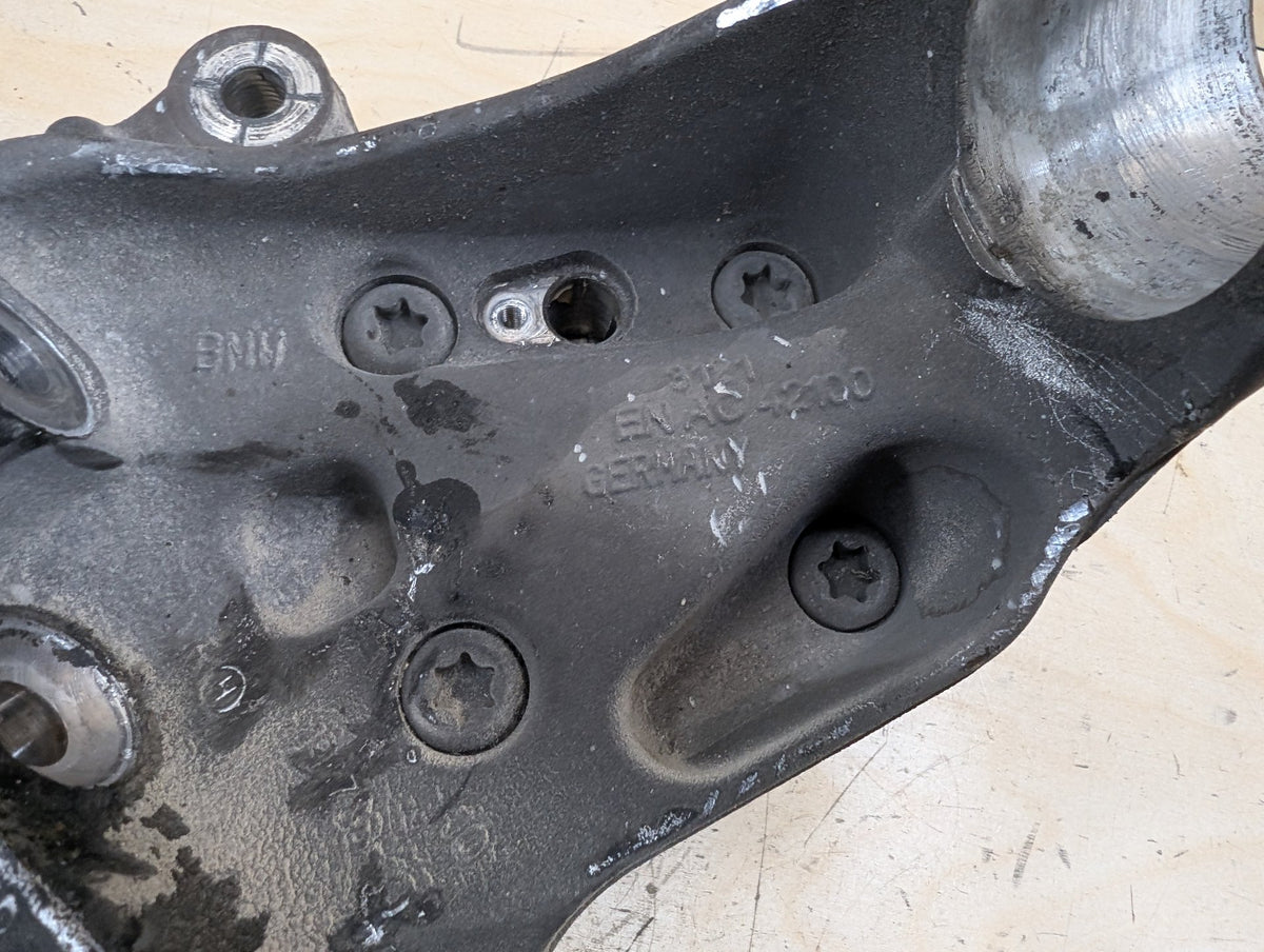 2012-2018 BMW 320i F30 Front Left Driver Spindle Knuckle w/ Bearing 6792287