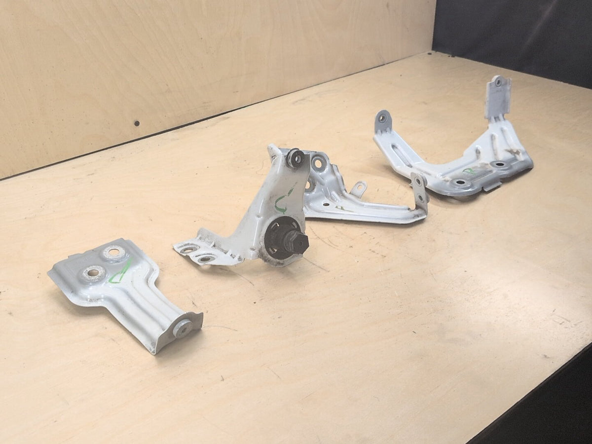 2018-2024 BMW X3 G01 Front Right Passenger Fender Brackets SET 7424678 OEM