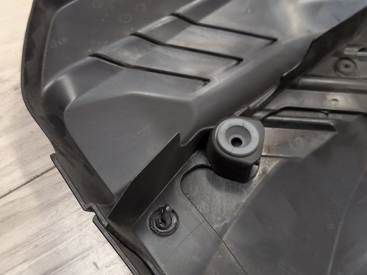 2012-2018 BMW F06 M6 Engine Cover 7843155