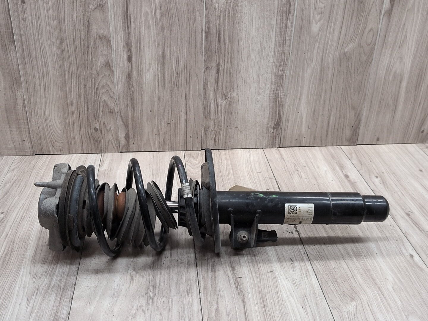 19-25 OEM BMW G20 330i RWD Front Right Passenger Spring Strut Shock Absorber