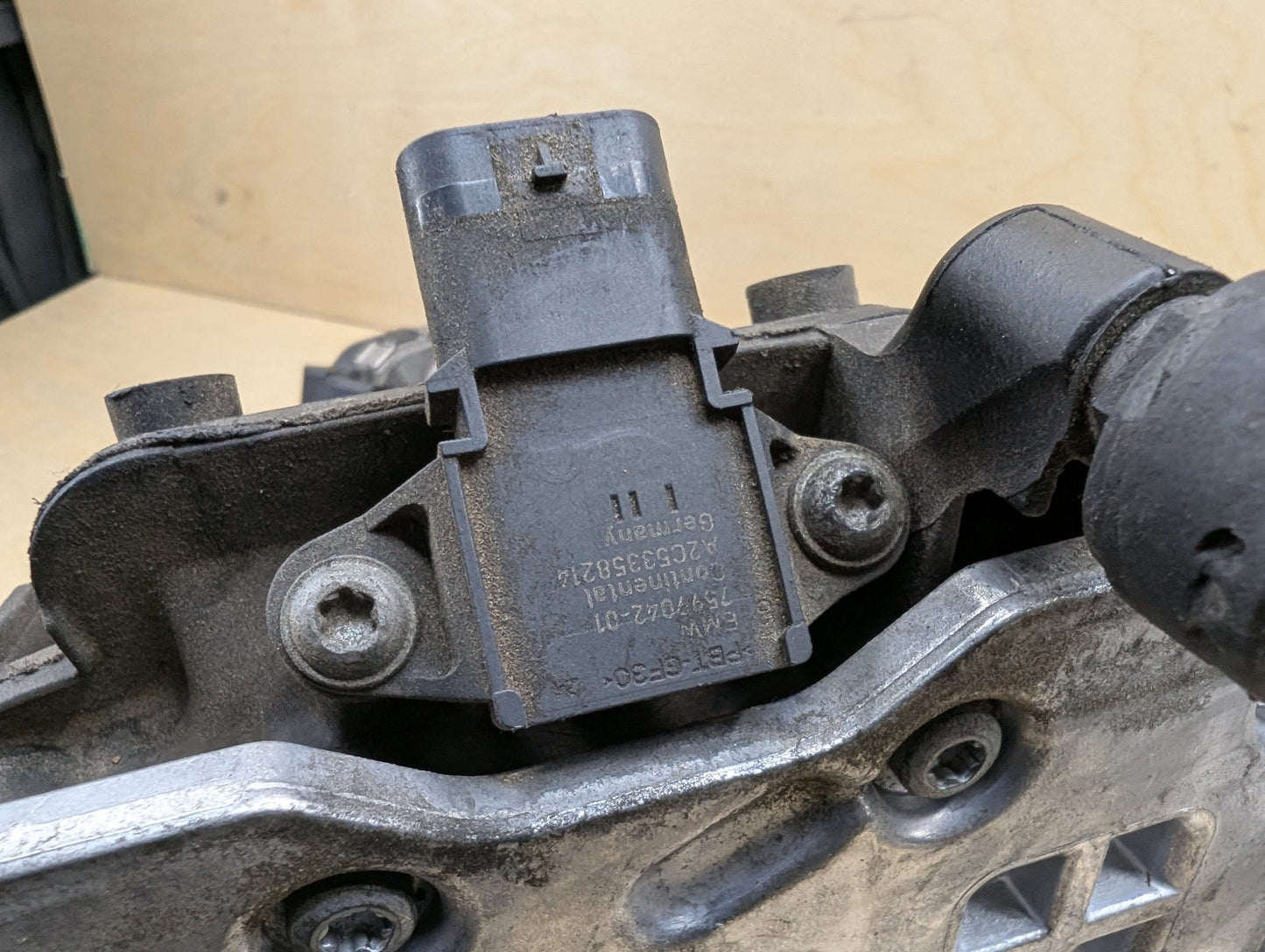 2012-2018 BMW 328i F30- Engine Motor Intake Manifold W/ Throttle Body & Sensor PN: 7588126