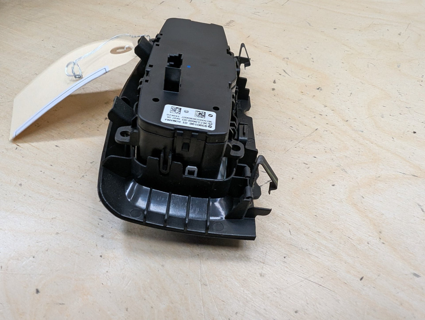 2015-2019 BMW X6 F16 Headlamp Switch 9390196