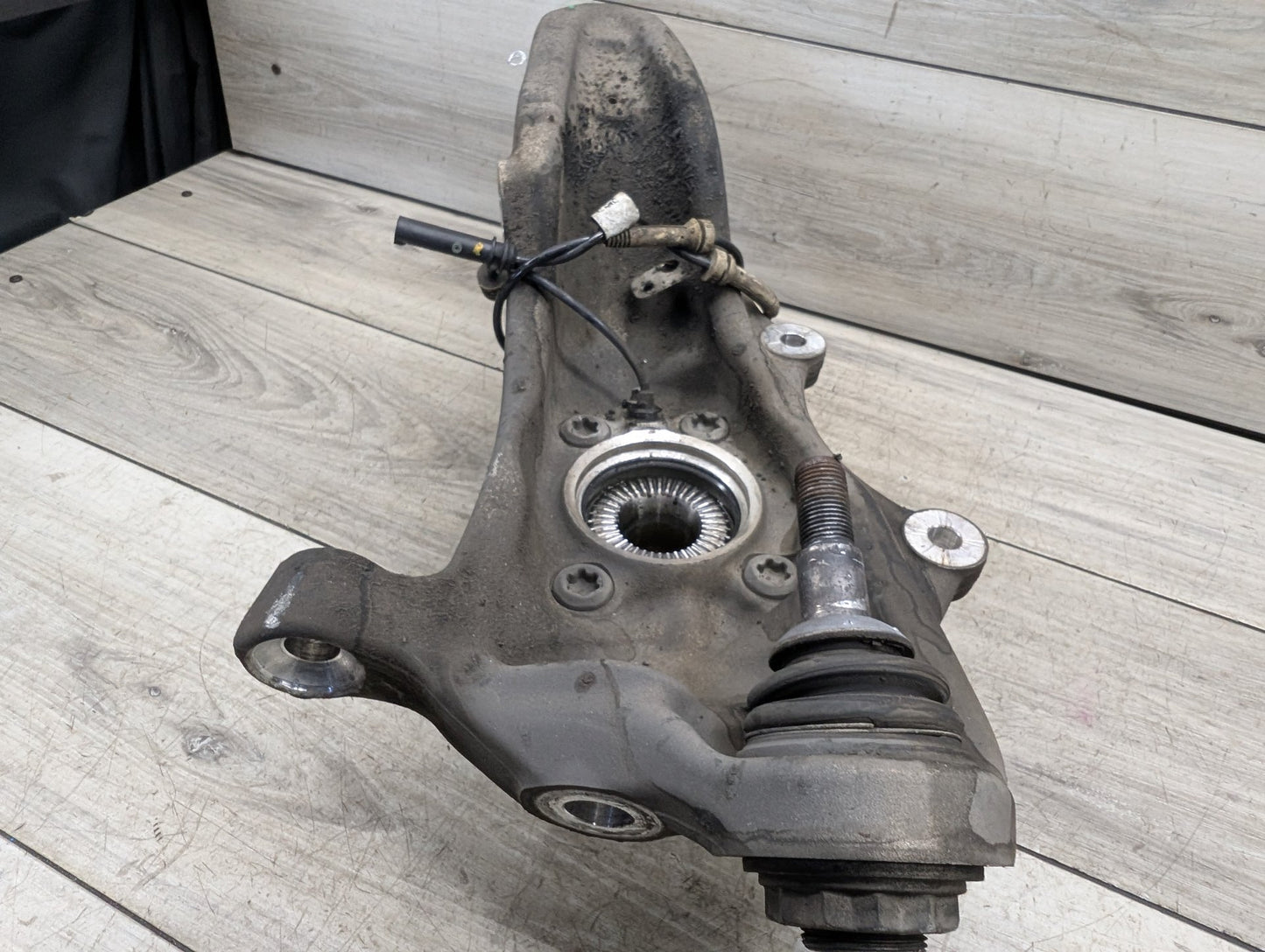 OEM BMW G30 530 540 M550 AWD Front Right Passenger Hub Spindle Knuckle Bearing