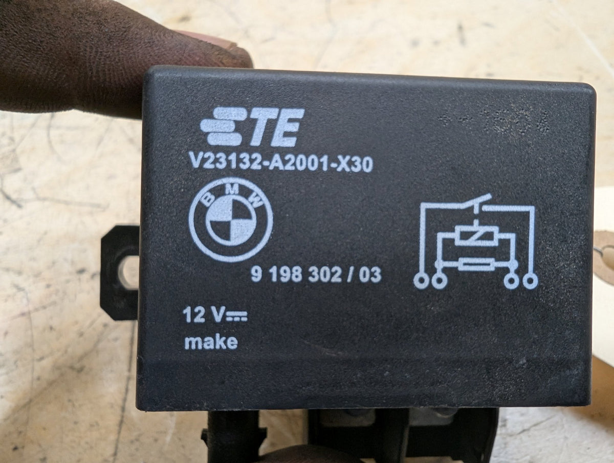 OEM BMW F10 F13 F02 F30 F32 F80 F82 F85 M3 M4 M6 Cooling Fan Relay Control 130A